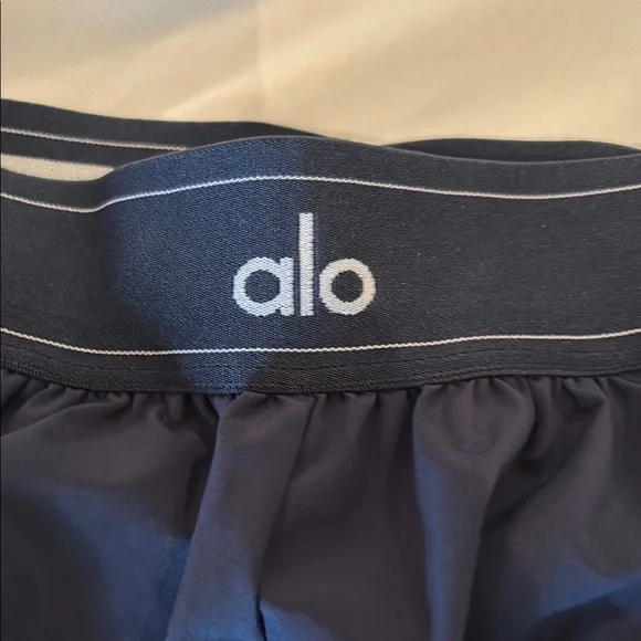 ALO Yoga Match Point Short - Picture 2 of 5